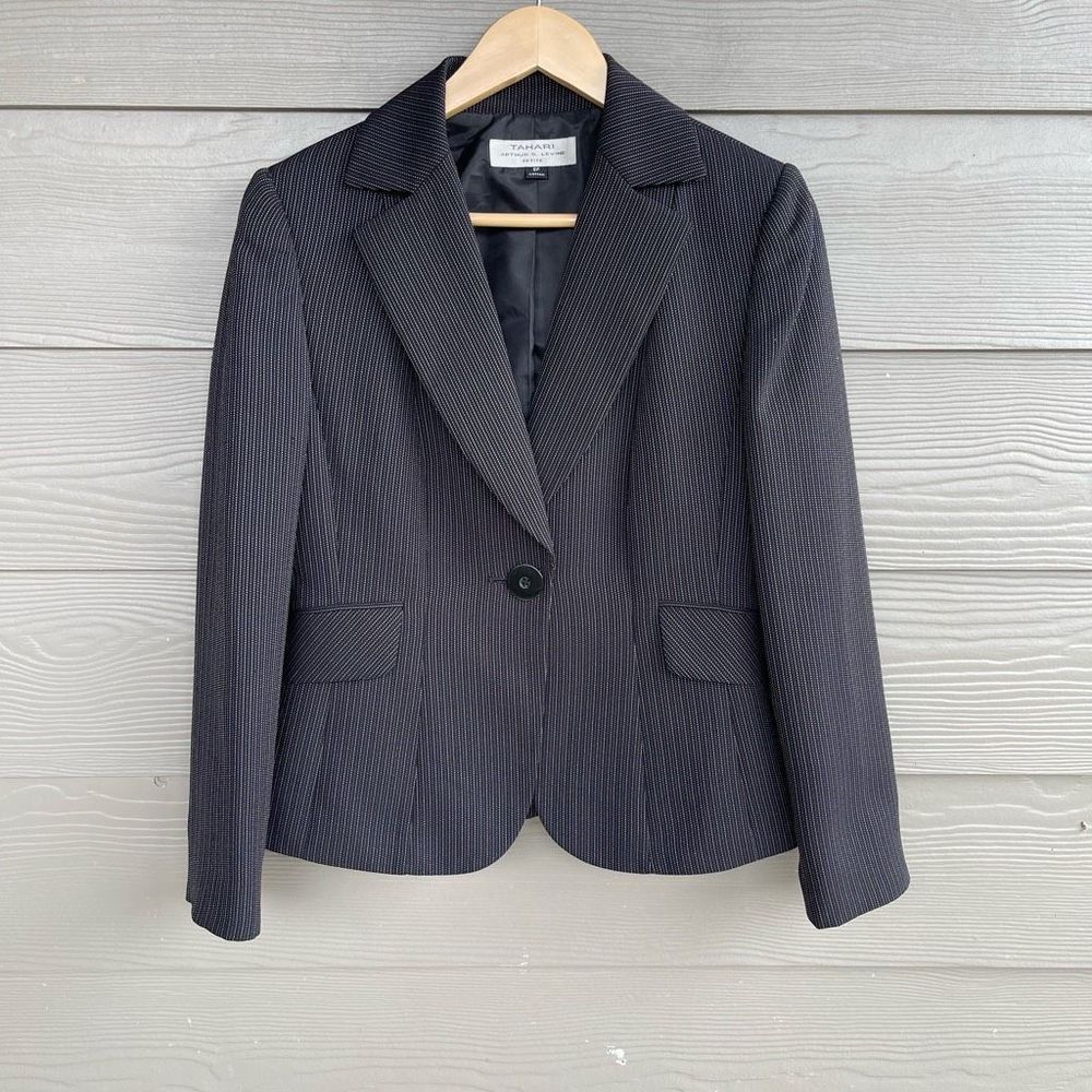 Tahari single button pinstriped blazer